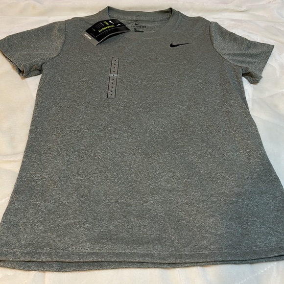 Nike Tee - Picture 3 of 7